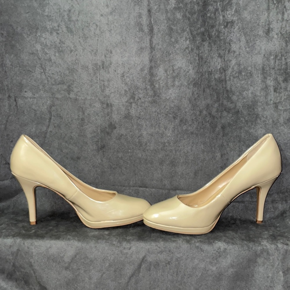 Pale Nude pumps